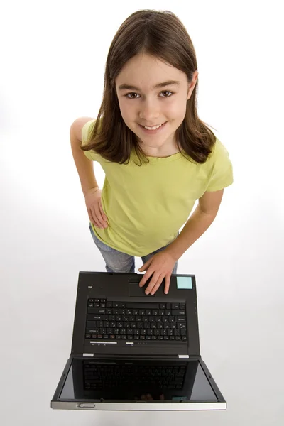 Дівчина з ноутбуком — стокове фото