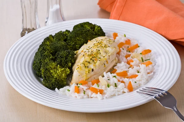 Chicken ,rice and vegetables — Stock Photo, Image