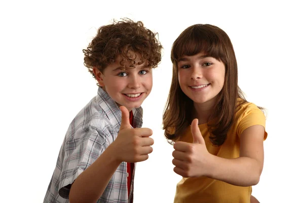 Kinder zeigen Daumen hoch — Stockfoto