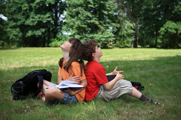 Kids learning outdoor — Stock Photo, Image