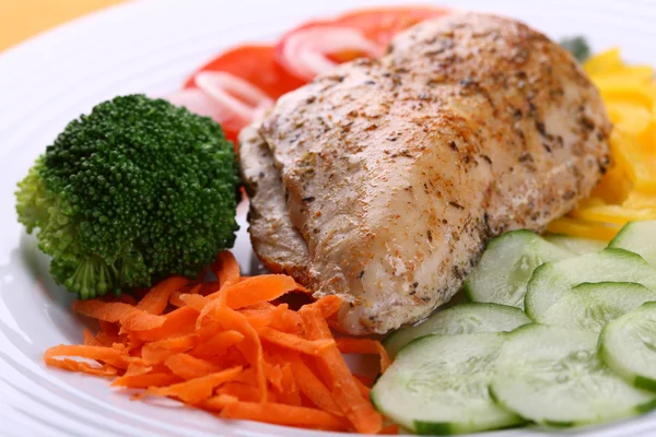 Roasted chicken fillet with vegetables — Stock Photo, Image