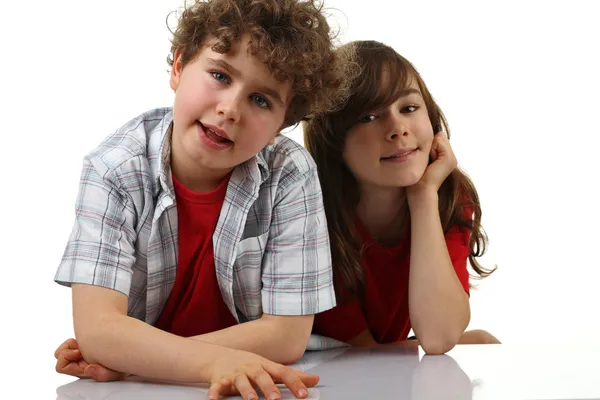 Chica y niño — Foto de Stock