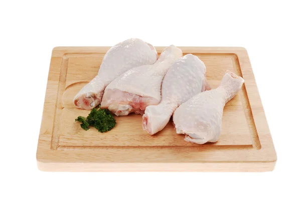 Świeże surowe udka kurczaka — Zdjęcie stockowe