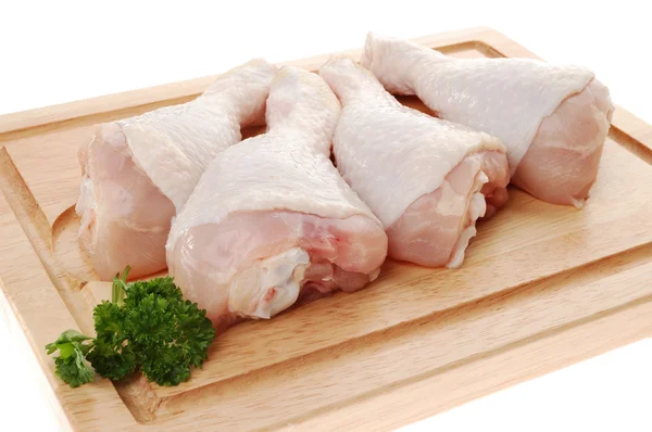 Čerstvé syrové kuřecí stehna — Stock fotografie