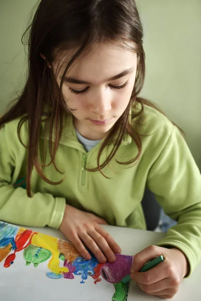 Girl drawing picture — Stock Photo, Image