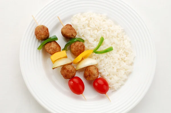 Carne alla griglia, riso e verdure — Foto Stock