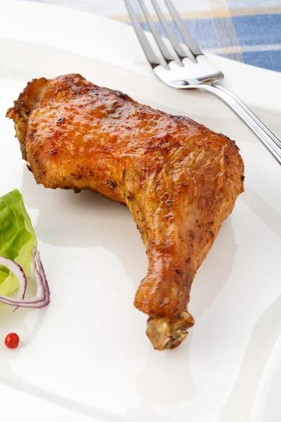 Geroosterde kippenpoot met groenten — Stockfoto
