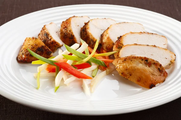 Roasted turkey slices with vegetables — Stock Photo, Image