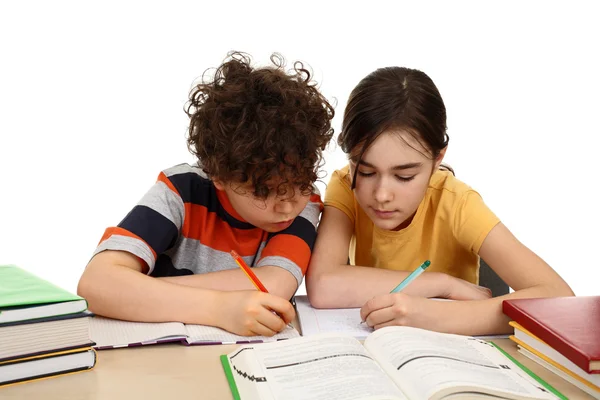 Niños haciendo deberes — Foto de Stock