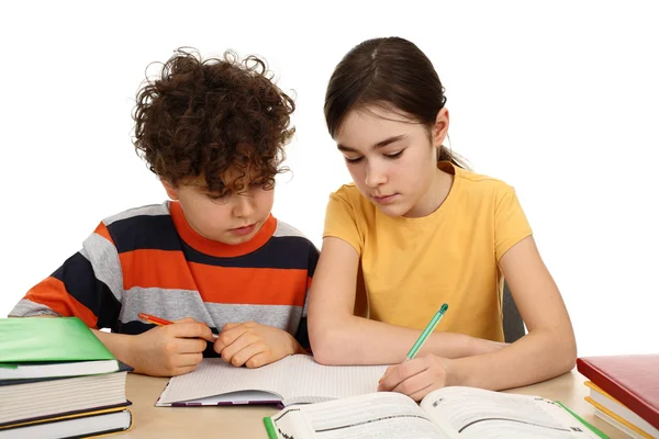 Niños haciendo deberes — Foto de Stock