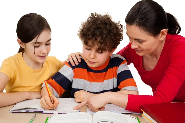 Madre insegnare ai bambini — Foto Stock