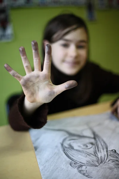 Girl drawing picture — Stock Photo, Image