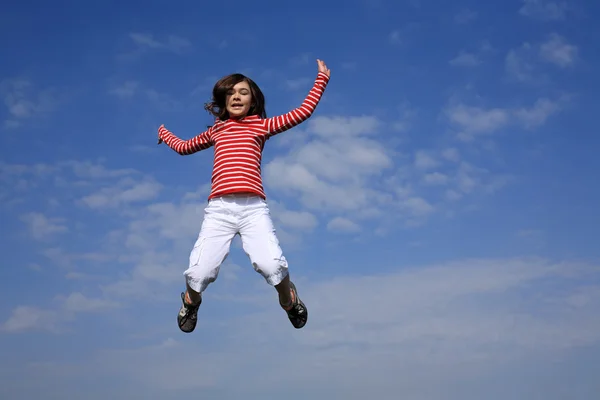 Chica saltando al aire libre — Foto de Stock