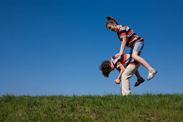 Kids playing outdoor — Stock Photo, Image