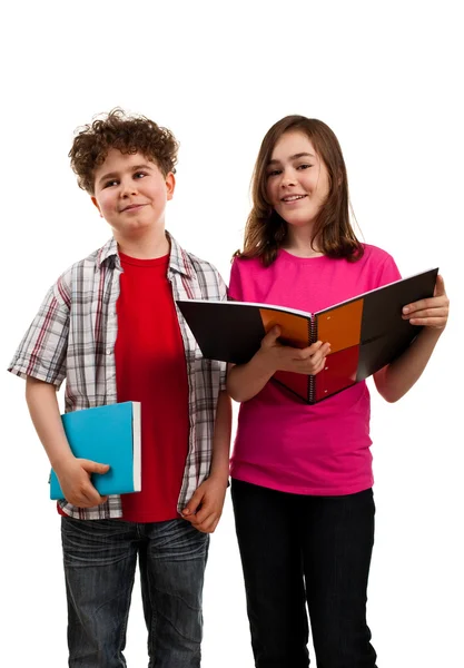 Niños leyendo libros — Foto de Stock