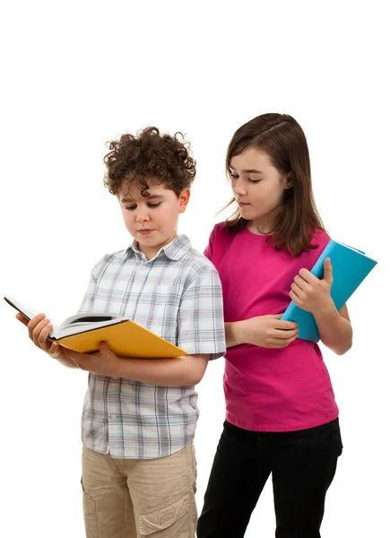 Kinder lesen Bücher — Stockfoto