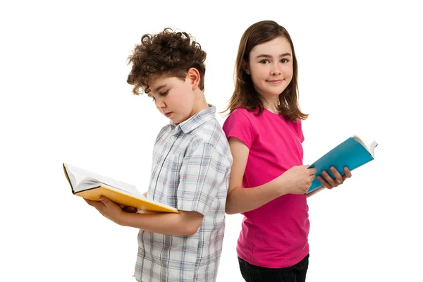 Barn läser böcker — Stockfoto