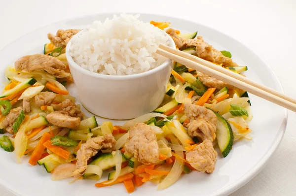 Pollo, arroz y verduras — Foto de Stock