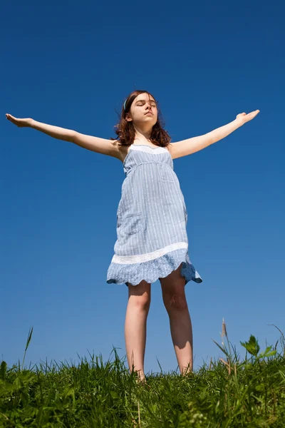 Girl with open arms — Stock Photo, Image