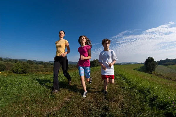 Famiglia attiva — Foto Stock