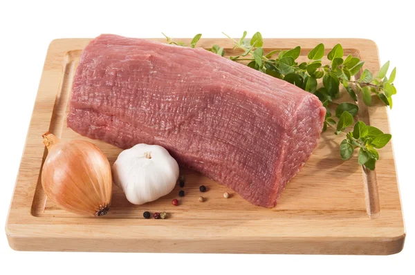 Raw beef on cutting board — Stock Photo, Image