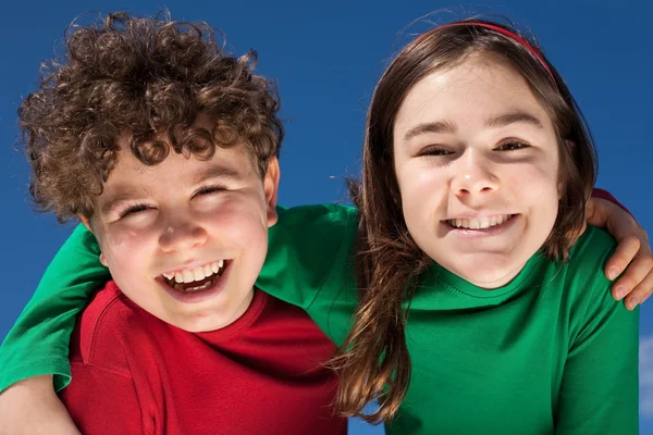 Young girl and boy outdoor — Stock Photo, Image