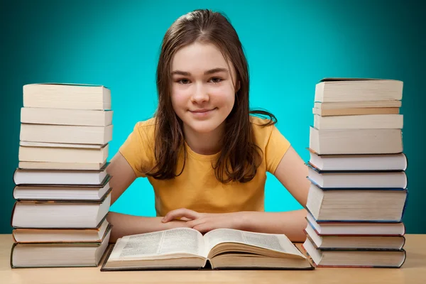 Student doing her homework — Stock Photo, Image