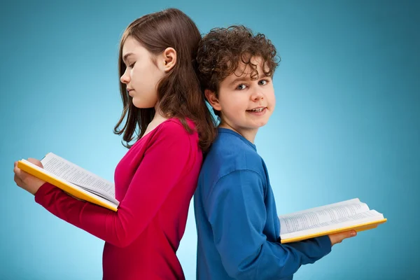 Students reading books — Stock Photo, Image
