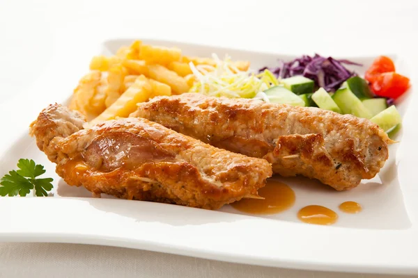 Chuletas y verduras de cerdo rellenas asadas — Foto de Stock