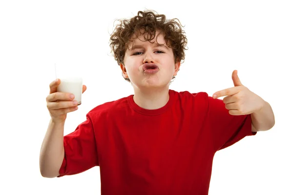 Ragazzo che tiene un bicchiere di latte — Foto Stock