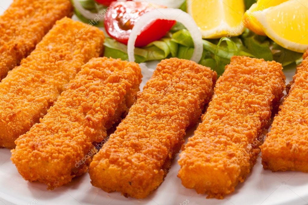 Fried fish fingers and vegetables — Stock Photo © gbh007 33150079