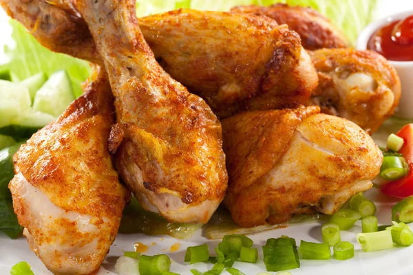 Ayam panggang paha ayam dan sayuran — Stok Foto