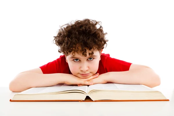 Menino leitura livro — Fotografia de Stock