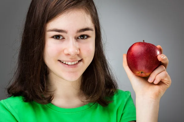 Chica con manzana —  Fotos de Stock