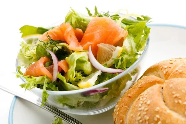 Ensalada de salmón — Foto de Stock