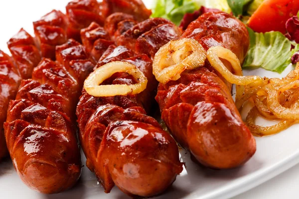 Grilled sausages and vegetables — Stock Photo, Image