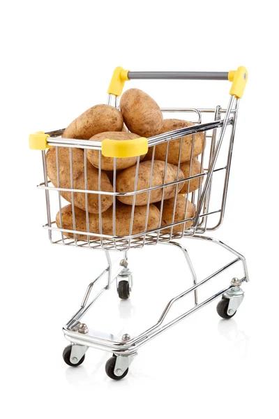 Nákupní vozík plný brambor — Stock fotografie