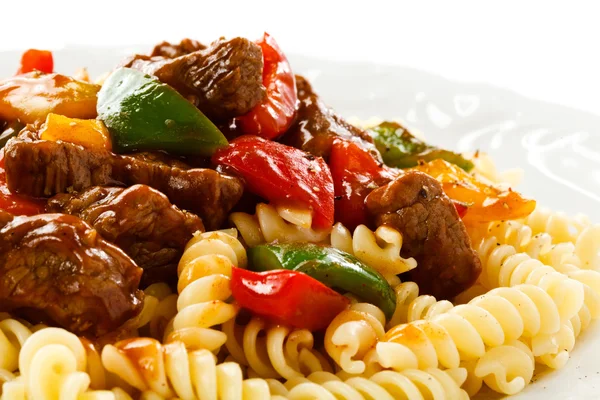 Pasta with roasted meat and vegetables — Stock Photo, Image