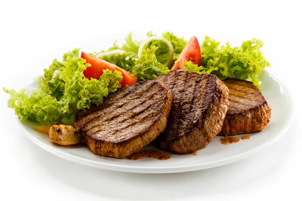 Izgara biftek ve sebze — Stok fotoğraf