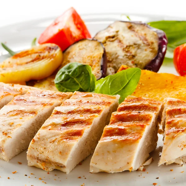 Grilled turkey fillet with vegetables — Stock Photo, Image