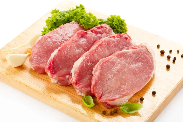 Rohes Schweinefleisch und Gemüse — Stockfoto