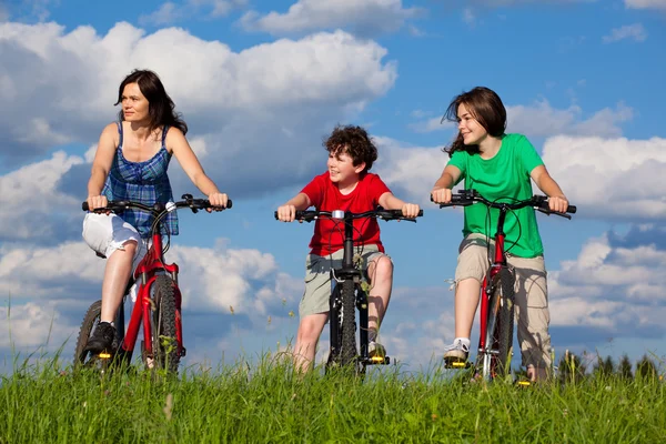 Active family biking — Stock Photo, Image