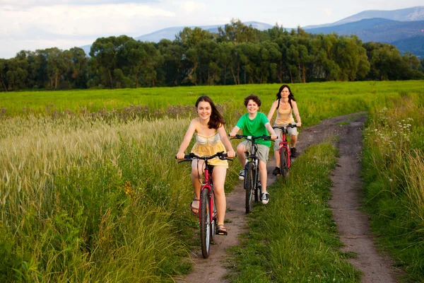 Active family biking — Stock Photo, Image