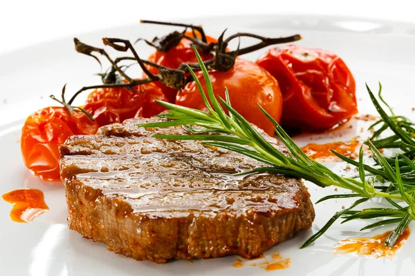 Grilled steak and tomatos — Stock Photo, Image