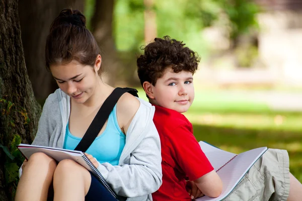 Students outdoor — Stock Photo, Image