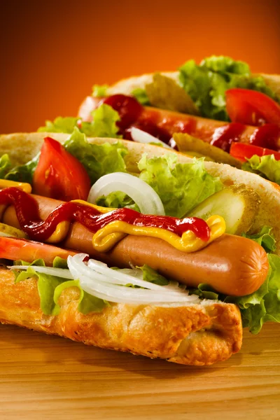 Dwa hot-dogi — Zdjęcie stockowe