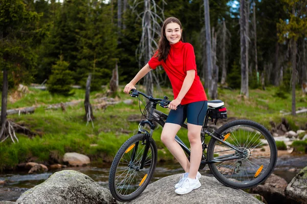 Girl biking — Stock Photo, Image