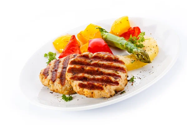 Grilled steak and vegetables — Stock Photo, Image