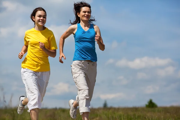 Vrouwen op de vlucht — Stockfoto