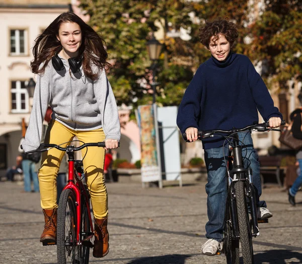 Stedelijke fietsen — Stockfoto